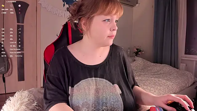 Snapshot of LisaLaas chatting on 12/06/24, 02:17 LisaLaas online show from 12/06/24, 02:17