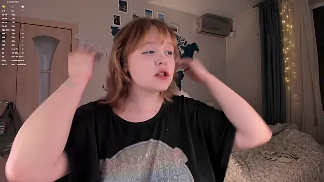 Snapshot of LisaLaas chatting on 12/07/24, 05:53 LisaLaas online show from 12/07/24, 05:53