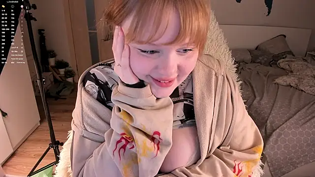 Snapshot of LisaLaas chatting on 12/10/24, 04:49 LisaLaas online show from 12/10/24, 04:49