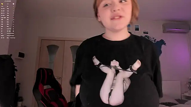 Snapshot of LisaLaas chatting on 12/25/24, 12:26 LisaLaas online show from 12/25/24, 12:26