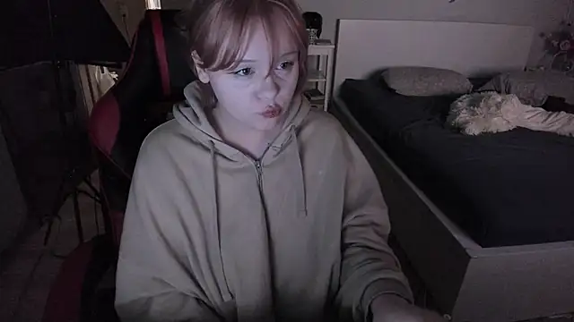 Snapshot of LisaLaas chatting on 02/13/25, 08:24 LisaLaas online show from 02/13/25, 08:24