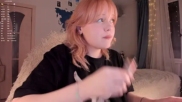 Snapshot of LisaLaas chatting on 03/13/25, 03:39 LisaLaas online show from 03/13/25, 03:39