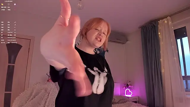 Snapshot of LisaLaas chatting on 03/14/25, 02:08 LisaLaas online show from 03/14/25, 02:08