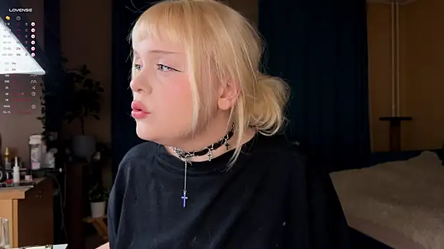 Snapshot of LisaLaas chatting on 09/30/25, 08:47 LisaLaas online show from 09/30/25, 08:47