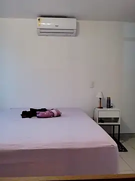 Snapshot of luizamello1234 chatting on 12/21/25, 08:27 luizamello1234 online show from 12/21/25, 08:27