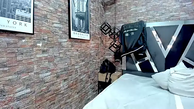 AcidMilo online show from 12/06/24, 05:44