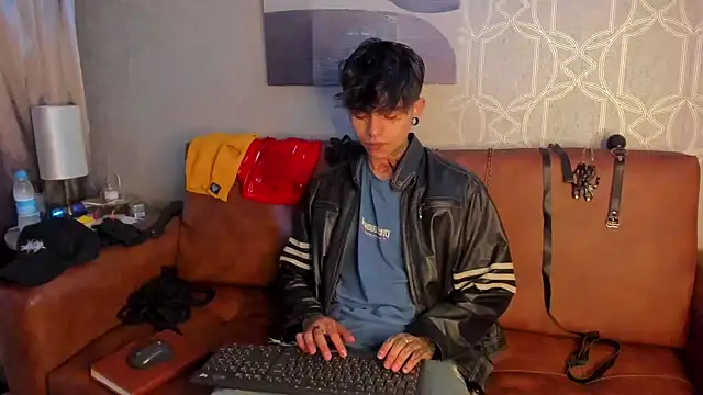 AcidMilo online show from 12/07/24, 11:40