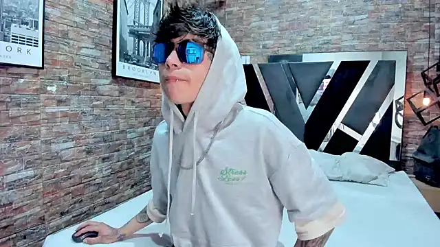 AcidMilo online show from 12/16/24, 03:54