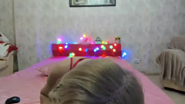 TrueFoxyyy online show from 04/12/26, 09:47