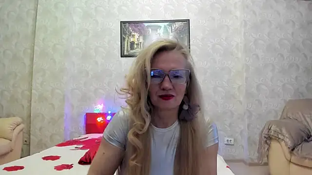 Snapshot of TrueFoxyyy chatting on 04/26/26, 04:26 TrueFoxyyy online show from 04/26/26, 04:26