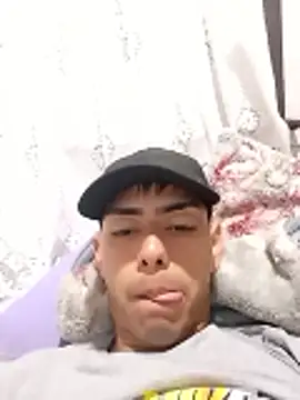 Snapshot of SEBASTHIAN chatting on 01/11/26, 03:22 SEBASTHIAN online show from 01/11/26, 03:22