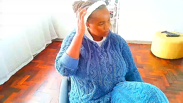 Snapshot of Charlie-Crawford chatting on 02/20/25, 07:55 Charlie-Crawford online show from 02/20/25, 07:55