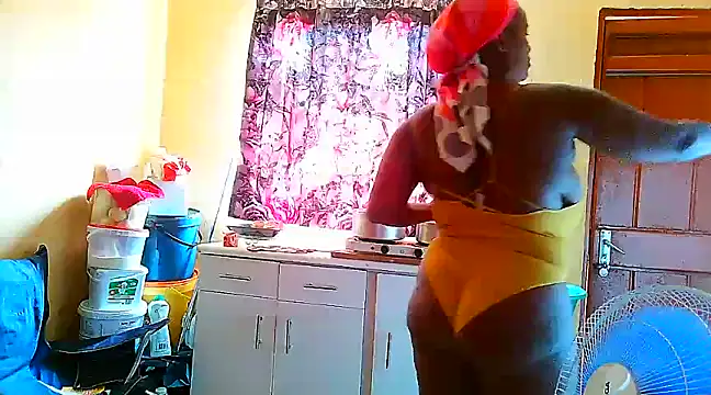 Snapshot of Charlie-Crawford chatting on 03/18/25, 12:14 Charlie-Crawford online show from 03/18/25, 12:14
