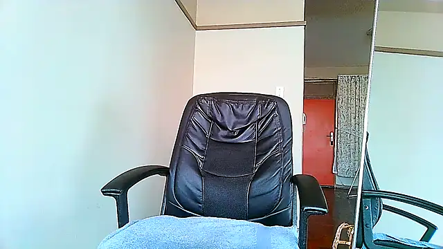 Snapshot of Charlie-Crawford chatting on 03/21/25, 03:46 Charlie-Crawford online show from 03/21/25, 03:46