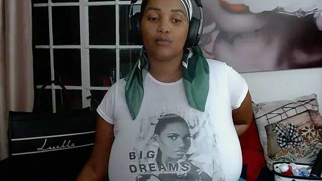 Snapshot of Charlie-Crawford chatting on 02/12/26, 12:38 Charlie-Crawford online show from 02/12/26, 12:38