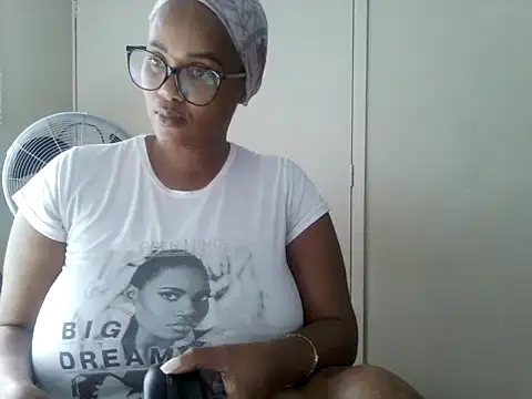 Snapshot of Charlie-Crawford chatting on 05/25/26, 02:34 Charlie-Crawford online show from 05/25/26, 02:34