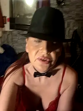 Snapshot of dominatrixredsonyja chatting on 12/05/24, 04:34 dominatrixredsonyja online show from 12/05/24, 04:34