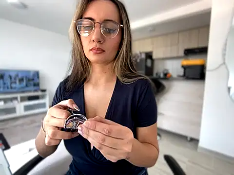 Anny Moore09 online show from 09/17/25, 02:52