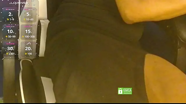 CrossyAayesha online show from 04/11/26, 03:16