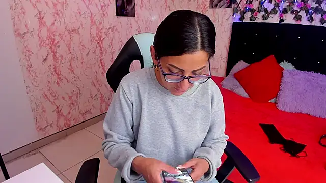 alma blue online show from 12/31/24, 04:35