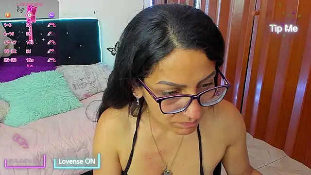 alma blue online show from 11/21/25, 10:52