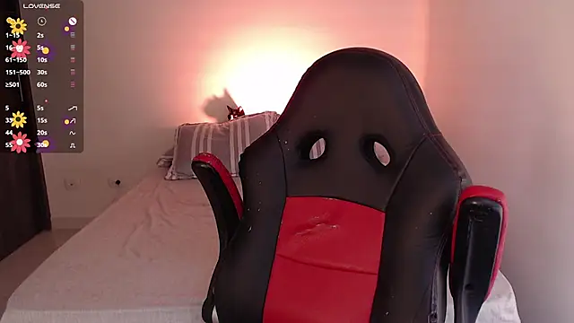 Snapshot of amyharlow_1 chatting on 12/20/24, 03:10 amyharlow 1 online show from 12/20/24, 03:10