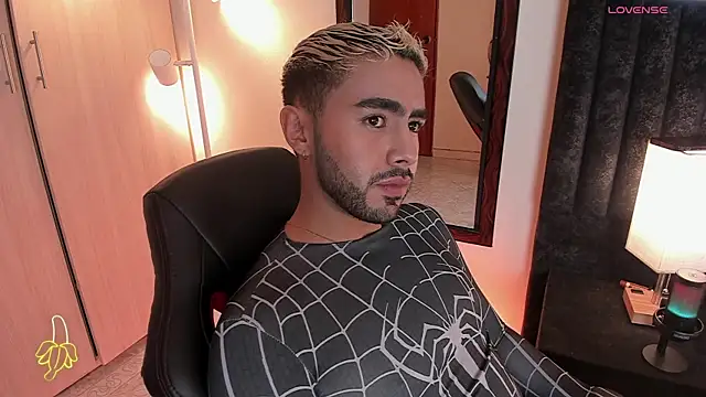 ItsMeEros online show from 10/11/25, 09:35