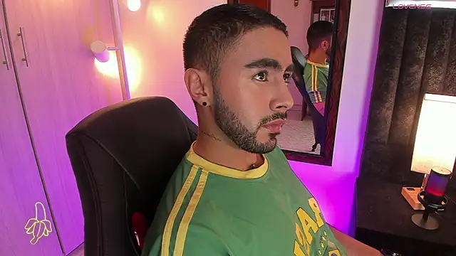 ItsMeEros online show from 11/12/25, 09:03