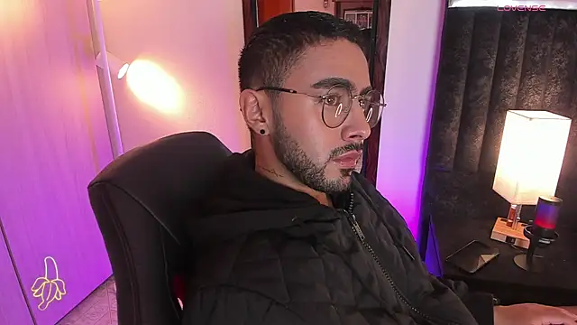 ItsMeEros online show from 11/16/25, 10:37