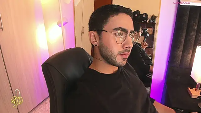 ItsMeEros online show from 12/04/25, 04:27