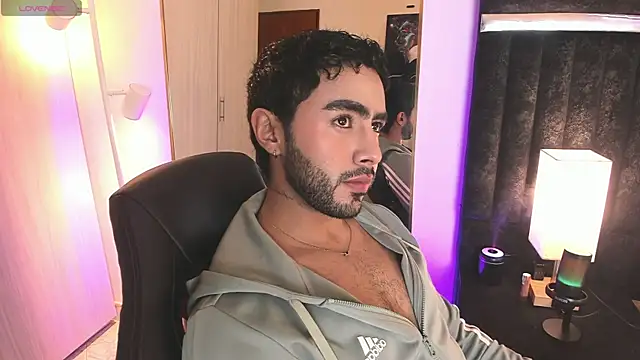 ItsMeEros online show from 02/12/26, 09:43