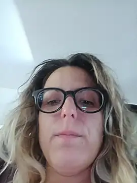 dolcehelena993 online show from 07/12/26, 02:30