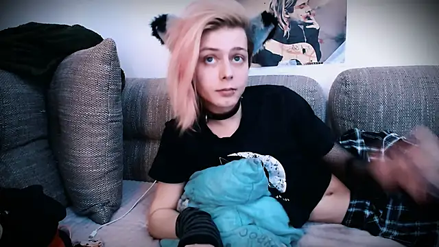 Littlepinkcat online show from 10/27/25, 02:43