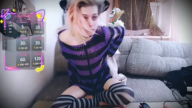 Littlepinkcat online show from 11/14/25, 08:51