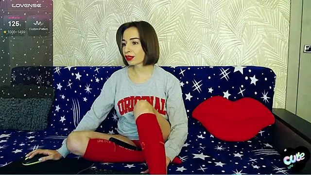 Snapshot of Millanorze chatting on 10/22/25, 10:20 Millanorze online show from 10/22/25, 10:20