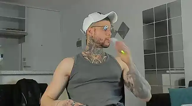  jamesleandros1 online show from 12/03/24, 11:57