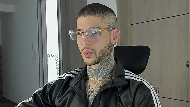  jamesleandros1 online show from 09/11/25, 10:21