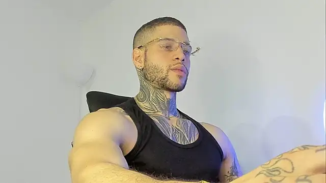  jamesleandros1 online show from 10/03/25, 01:02