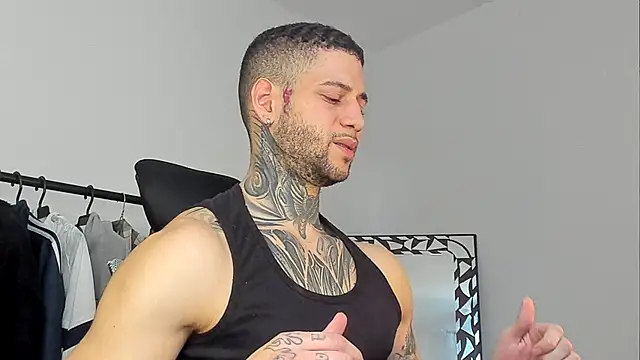  jamesleandros1 online show from 10/25/25, 09:42