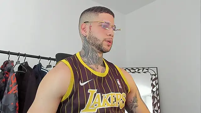  jamesleandros1 online show from 10/30/25, 04:19