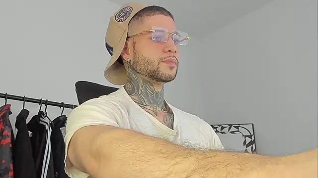  jamesleandros1 online show from 11/09/25, 04:16