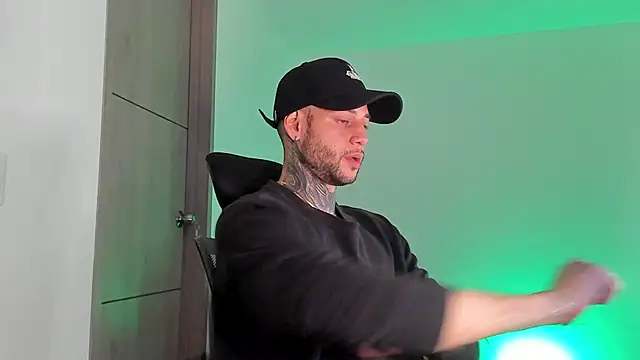  jamesleandros1 online show from 03/26/26, 01:44