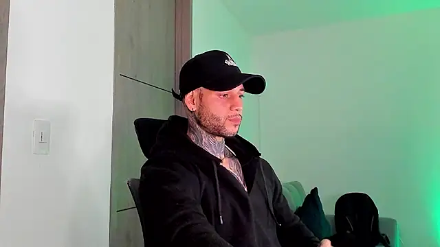  jamesleandros1 online show from 04/01/26, 02:12