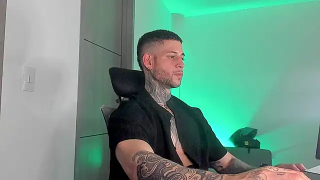  jamesleandros1 online show from 05/31/26, 03:58