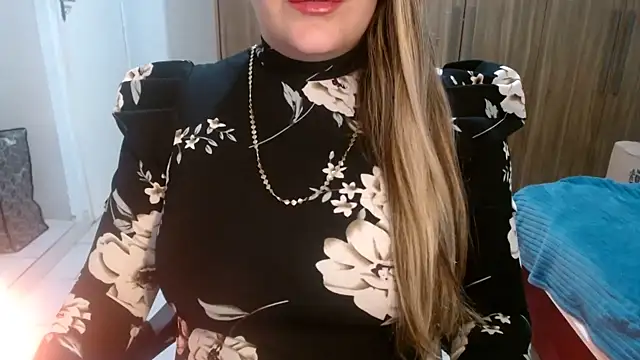 Aliceescobar online show from 05/26/26, 02:02