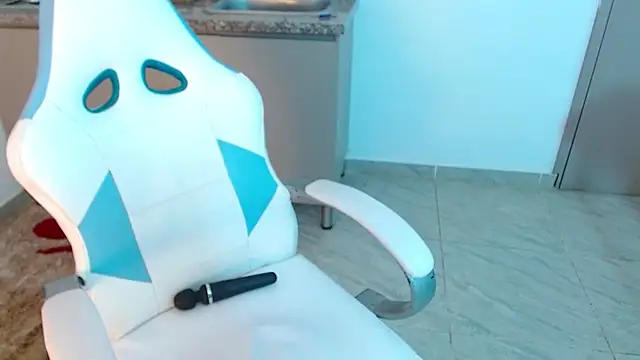 PIA STONE online show from 02/14/25, 08:37