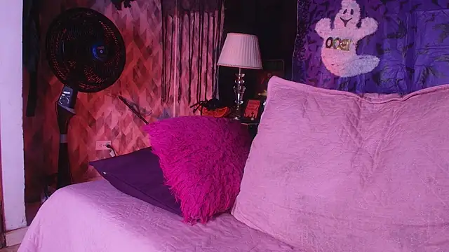 naomi kyse online show from 10/11/25, 03:06