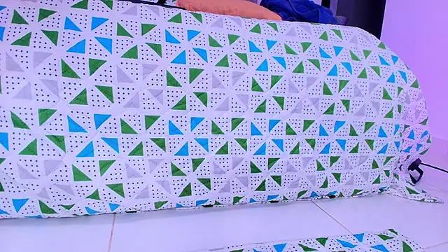 naomi kyse online show from 11/28/25, 03:09