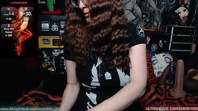 Snapshot of Silentmary chatting on 01/25/25, 03:19 Silentmary online show from 01/25/25, 03:19
