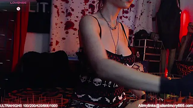 Snapshot of Silentmary chatting on 09/12/25, 10:21 Silentmary online show from 09/12/25, 10:21